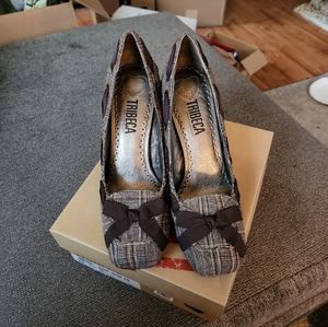 NEW in Box Tribeca by Kenneth Cole brown plaid heels pumps sz 9.5